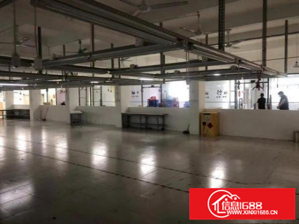 横岗四联地铁口二楼现成服装厂装修价格18