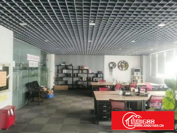 石岩地铁口楼上精装修1000平厂房出租，原房东零公摊无转让费