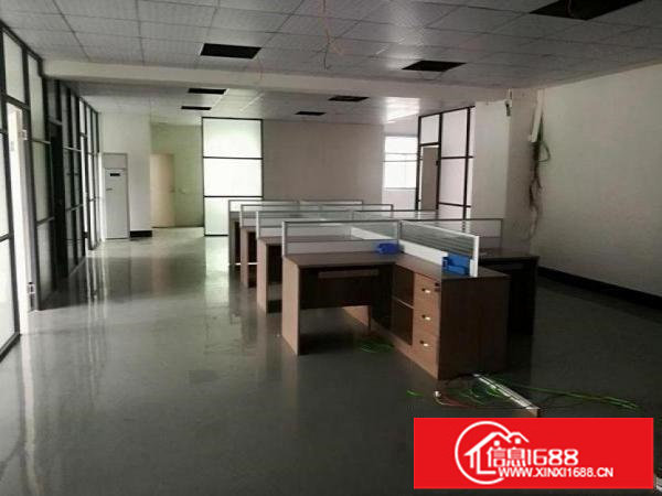 平湖三层每层1600平米精装修楼上厂房带办公室可分租