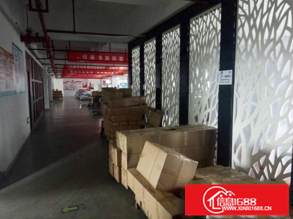 秋长工业园楼上1700平方带办公室适合无污染行业