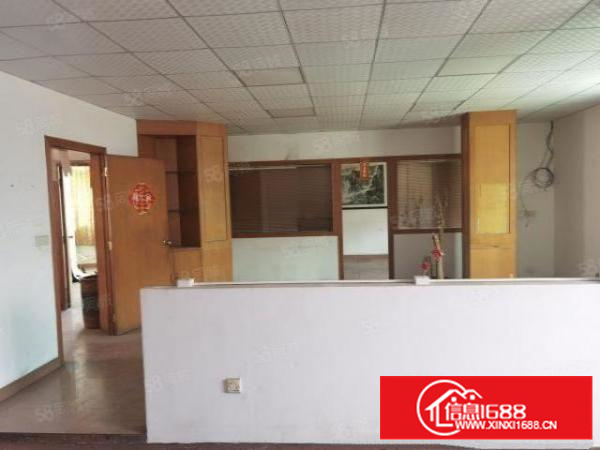 油甘埔原房东厂房出租，二三楼各600平方，现成办公室装修。