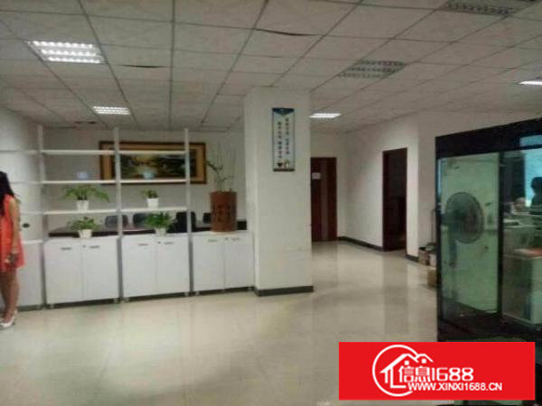 龙岗宝龙楼上1800平方精装修厂房出租