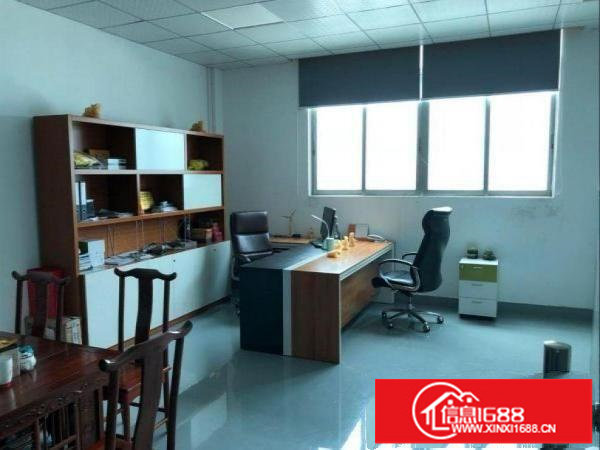 龙岗区横岗楼上现有700平米厂房特价出租，带办公室地坪漆