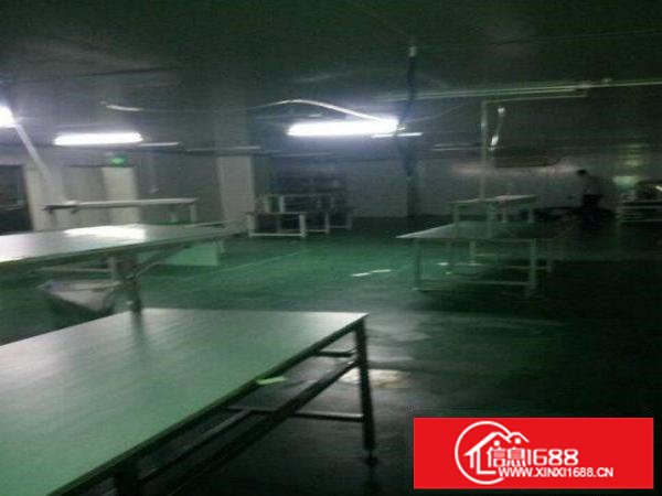 横岗228工业园空出楼上500平方标准厂房出租，有地坪漆