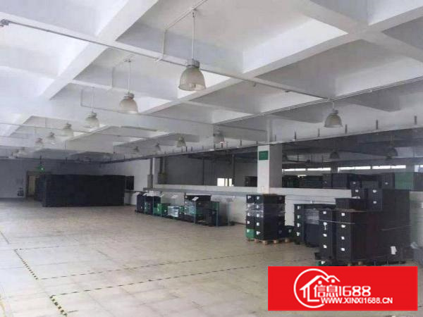 横岗六约村楼上厂房820平出租，可分租。拧包入住