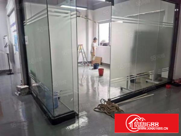 一楼带装修500平方，配套两间宿舍，总租金9500元