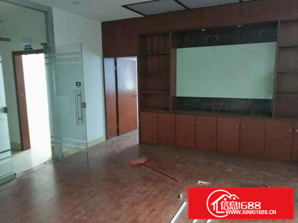 14元独院厂房！现成装修！现成行车展厅！