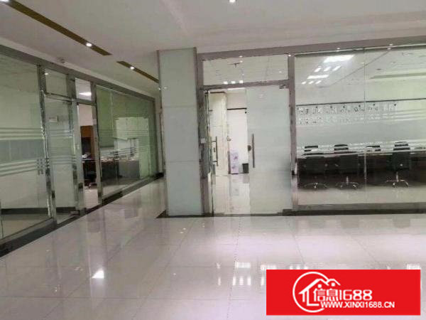 龙岗区龙城空出一楼800平方厂房出租带办公室
