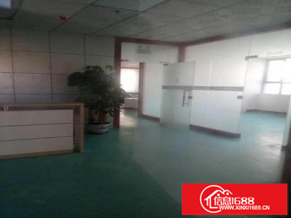 平湖山厦新出3楼680平方厂房急租