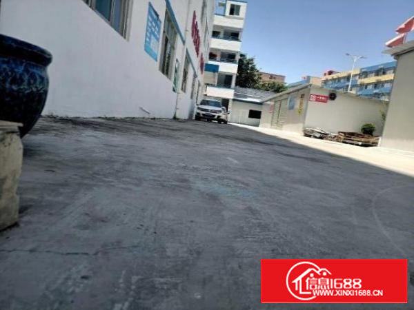 西乡固戍村委独门独院厂房1100平，精装修无尘车间，办公室