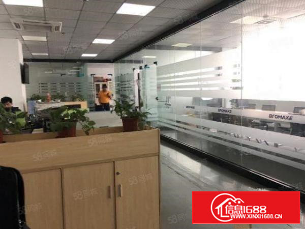 石岩镇新出科技园区，原房东带装修一楼1100平方厂房出租