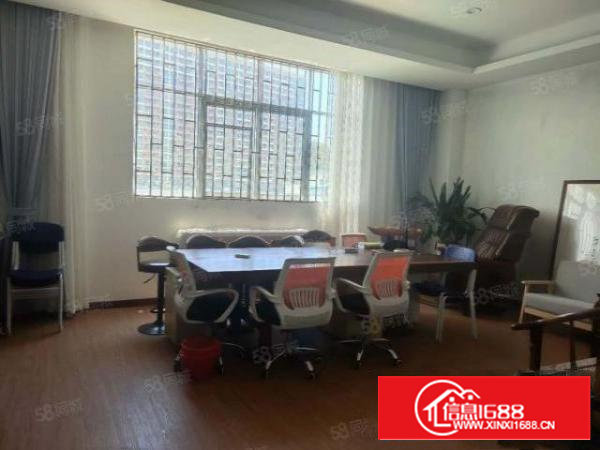 西乡，固戍地铁站附近独门独院带装修整层1100平，无转让费。