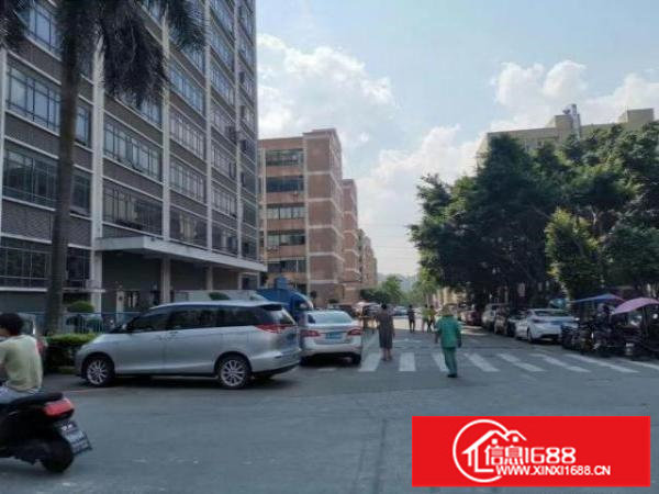 大浪商业中心旁楼上2850平带装修厂房出租