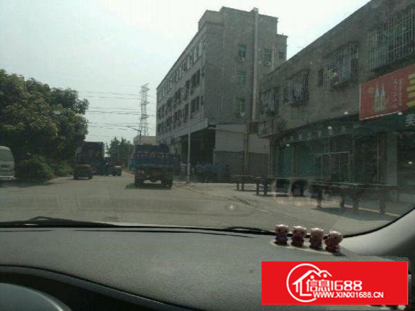 谢岗大马路边家具展厅厂房2000平米