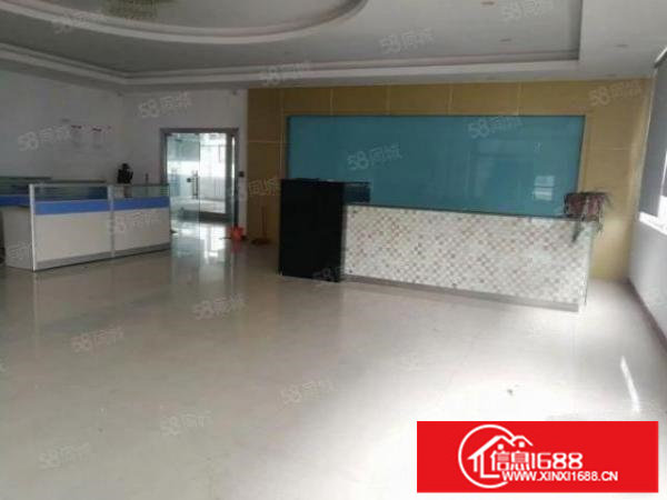 坪山高铁站旁边整层厂房900平现成装修办公室地坪