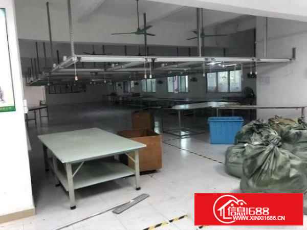 横岗四联地铁口二楼现成服装厂装修价格18