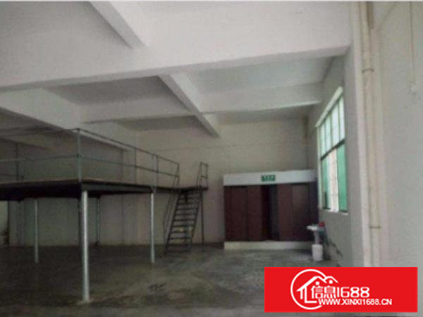 平湖新木村标准厂房一楼1200平出租水电齐全空地大交通方便