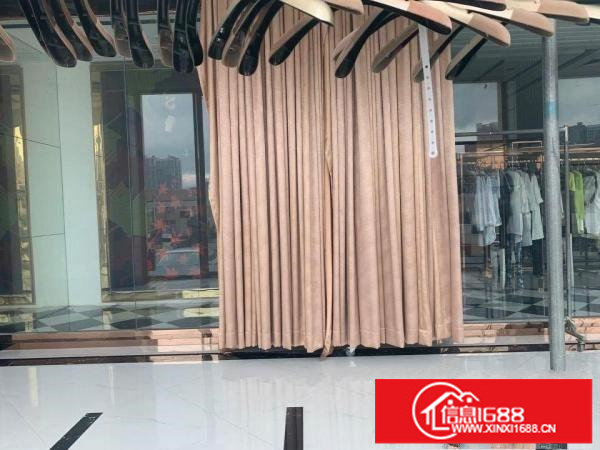 出租横岗地铁站附近一楼现成精装服装展厅450平米