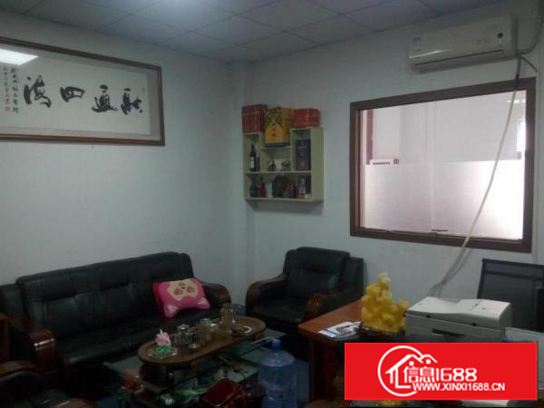 石岩汽车站附近300平精装小厂房，免转让费出租