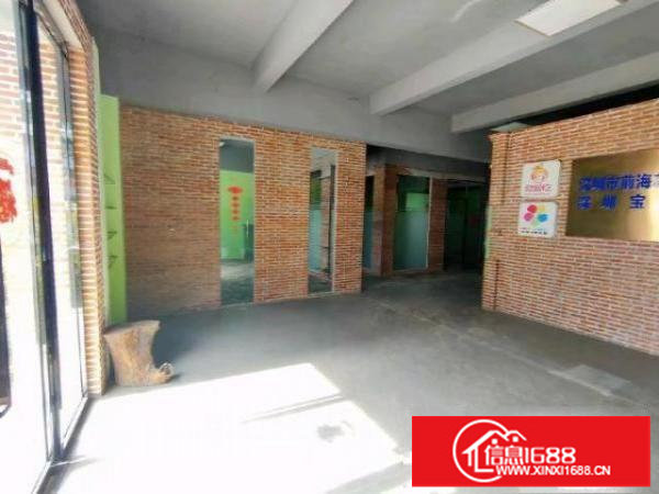 观澜松元环观中路边，轻轨站旁一楼800平方，有办公室装修