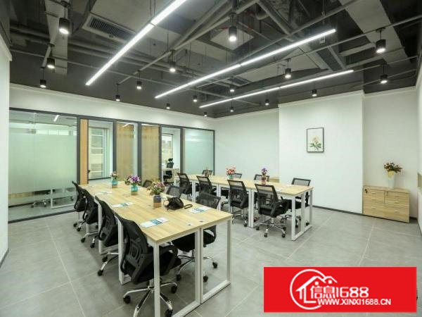 100多平可容纳20人办公可放货做仓库厂房出租，费用全包