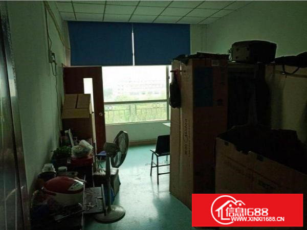 龙岗区山子下路新出标准四楼490平米带装修厂房出租