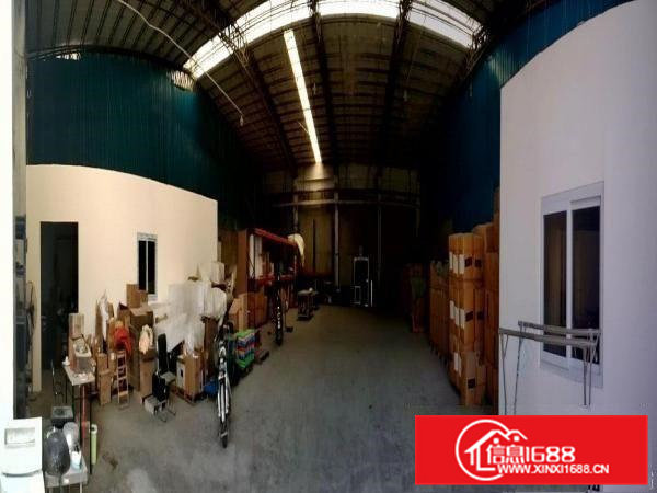 空地大，进出货柜车方便，有一个30平办公室，和一个75平车间