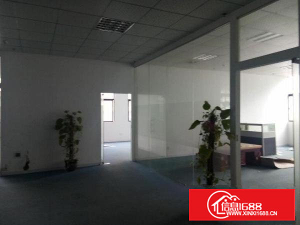 长安宵边振安东路旁现成装修厂房1000平米水电齐全