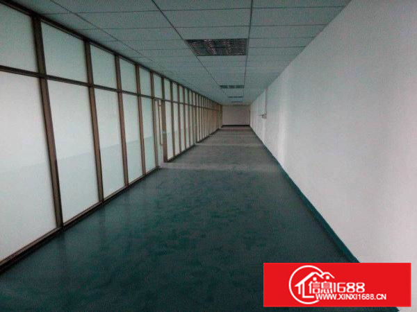 秋长镇新塘工业区楼上2000平方带装修急租可分租