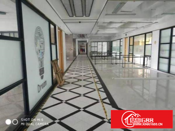 横岗六约埔厦工业区现成服装展厅920平米招租无需转让费