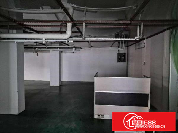 寮步霞边标准独院厂房分租500平方现成装修.