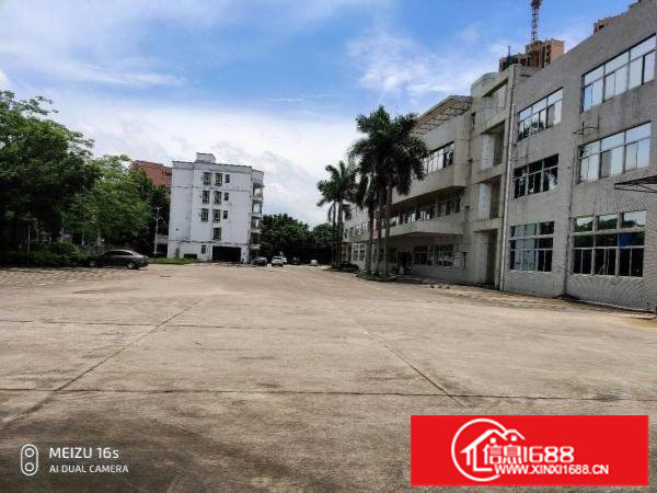 坪地8米高仓库，厂房出租！证件齐全，有红本，空地超大！