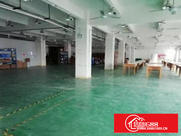 石岩龙眼山1楼厂房650平方出租，适合仓库，周边交通便利