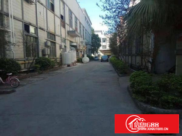 租14元诸佛岭3楼厂房400平出租，带电梯，车间水电齐全