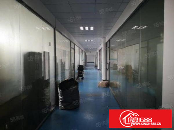 坂田地铁B出口300平米带装修厂房出租