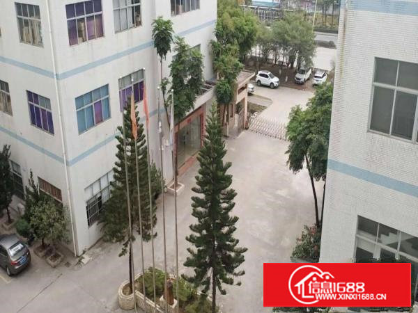 原房东厂房出租。无公摊面积。现成装修高速出口。