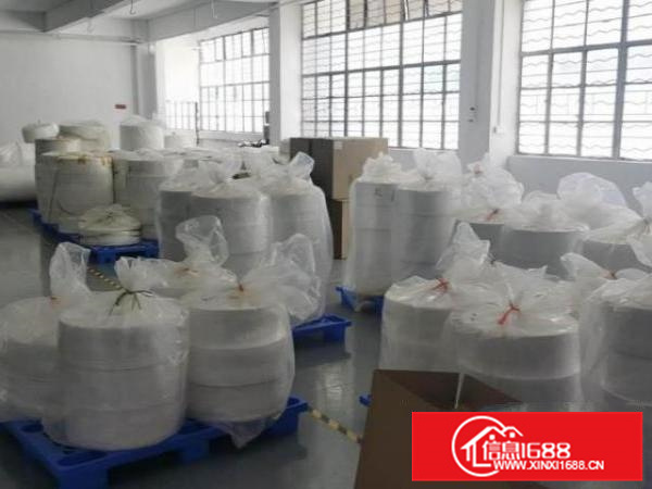 全新安装好水电，地胶白石墙，有工用电梯，三间现成办公室