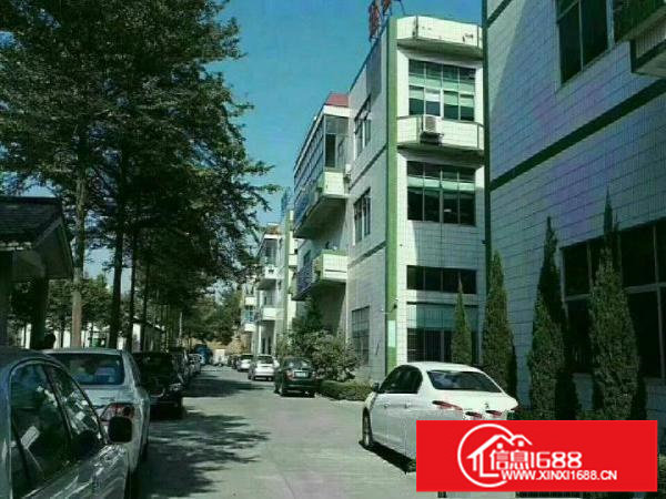 平湖大型工业区三楼面积1500平米带装修出租急急