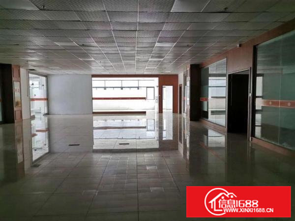 凤岗五联新出二楼2600平米精装修水电到位厂房出租300起租