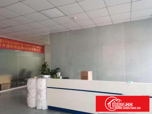 塘厦莆心湖社区楼上2300平精装无尘车间带红本出租，过消防