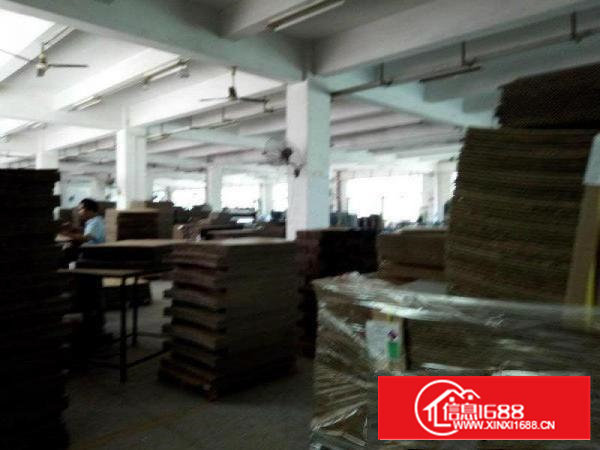 沙井二楼1000平带2吨货梯，有吊机口，产证齐全