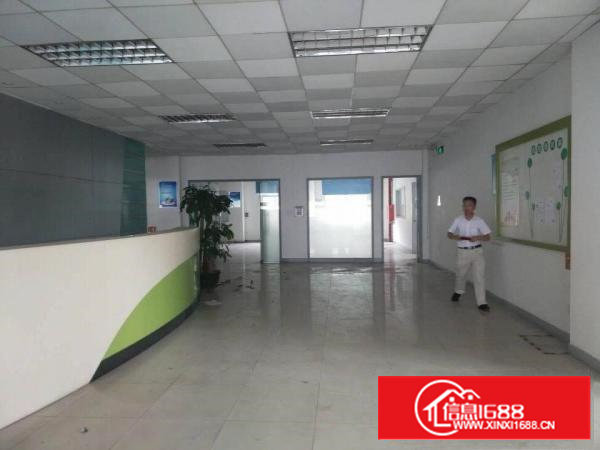 石岩阳光工业区楼上1500平带装修，可分租