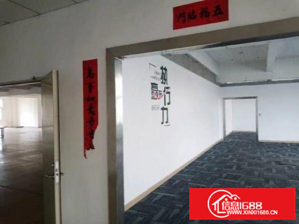 1200平方标准厂房停车方便。