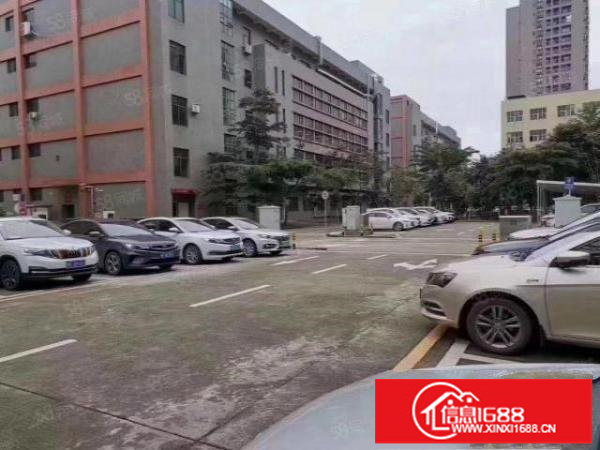 观澜高速口700平一整层12000全包免转让费空地超大带红本