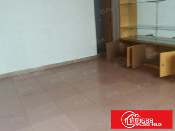 横沥神山工业区新出楼上500平方整层全新厂房出租，无基本电费