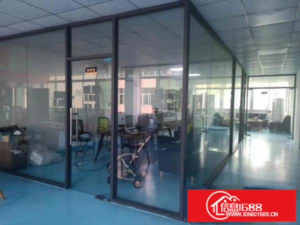 平湖富民工业区原房东新出二楼带装修厂房1000平方招租