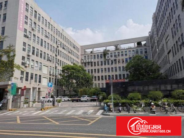 桥头邓屋楼上880平带全新地平漆办公室隔好