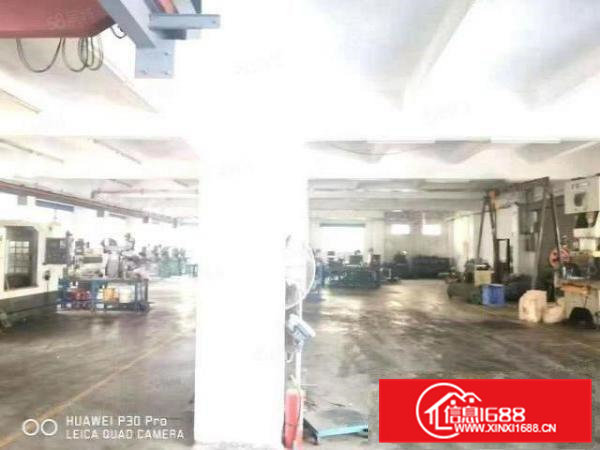 清溪三中市场新出标准厂房一楼1100平方，有现成行车