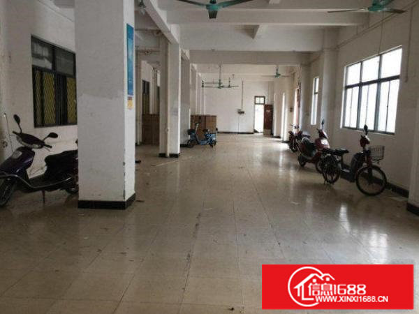 出租龙岗区平湖?一楼厂房830平米