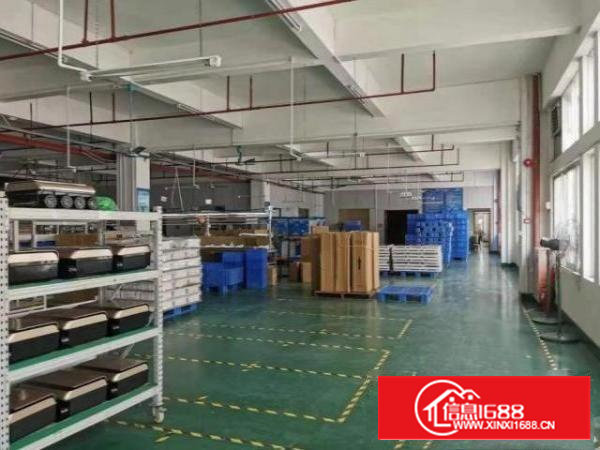 石岩上下屋出租一楼厂房700方，形象好，方正实用